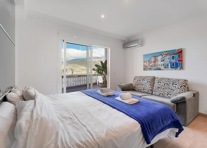 Apartment 3 Bedrooms Heated Pool Costa Adeje (Tenerife)