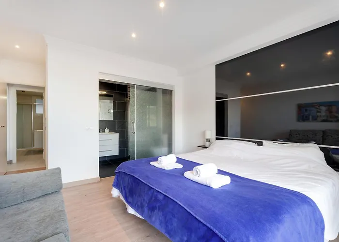 3 Bedrooms Heated Pool *