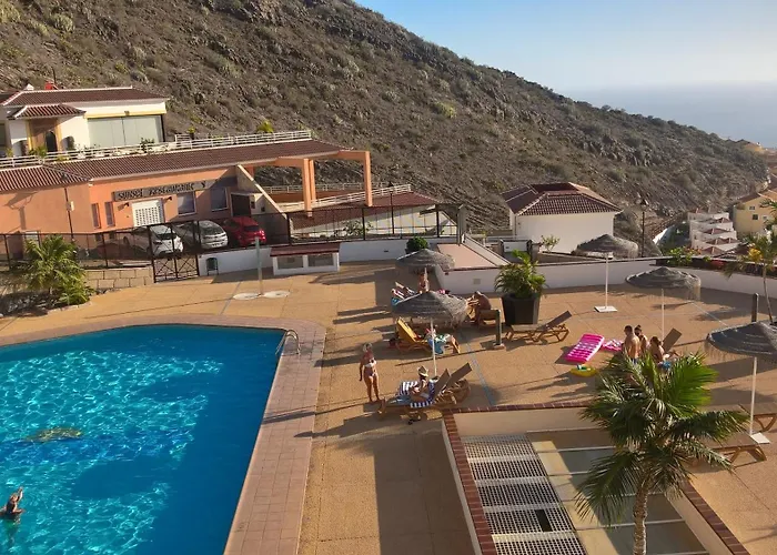 3 Bedrooms Heated Pool Apartamento