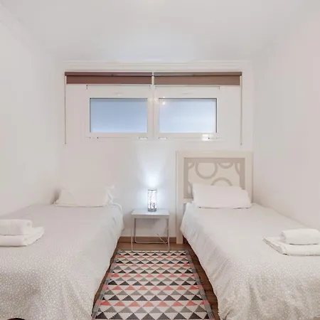 3 Bedrooms Heated Pool * 阿德耶