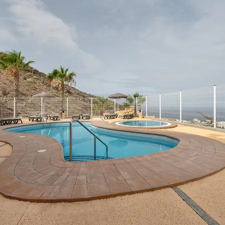 公寓 3 Bedrooms Heated Pool 阿德耶