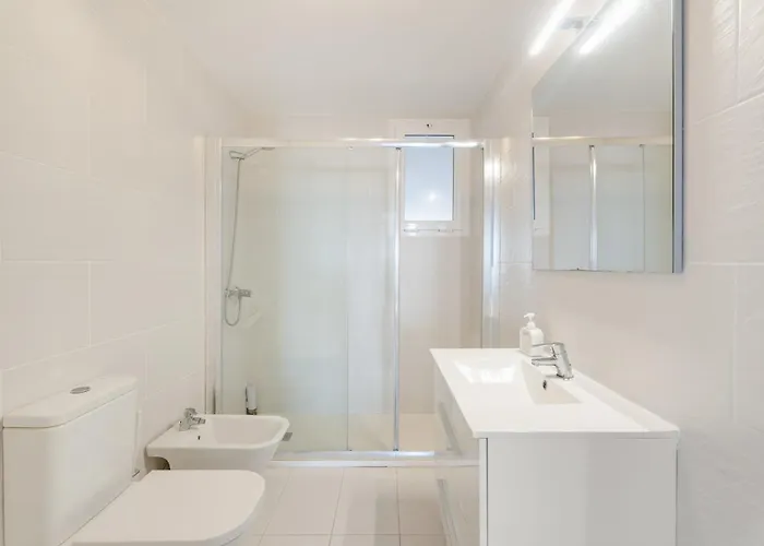 3 Bedrooms Heated Pool Apartment